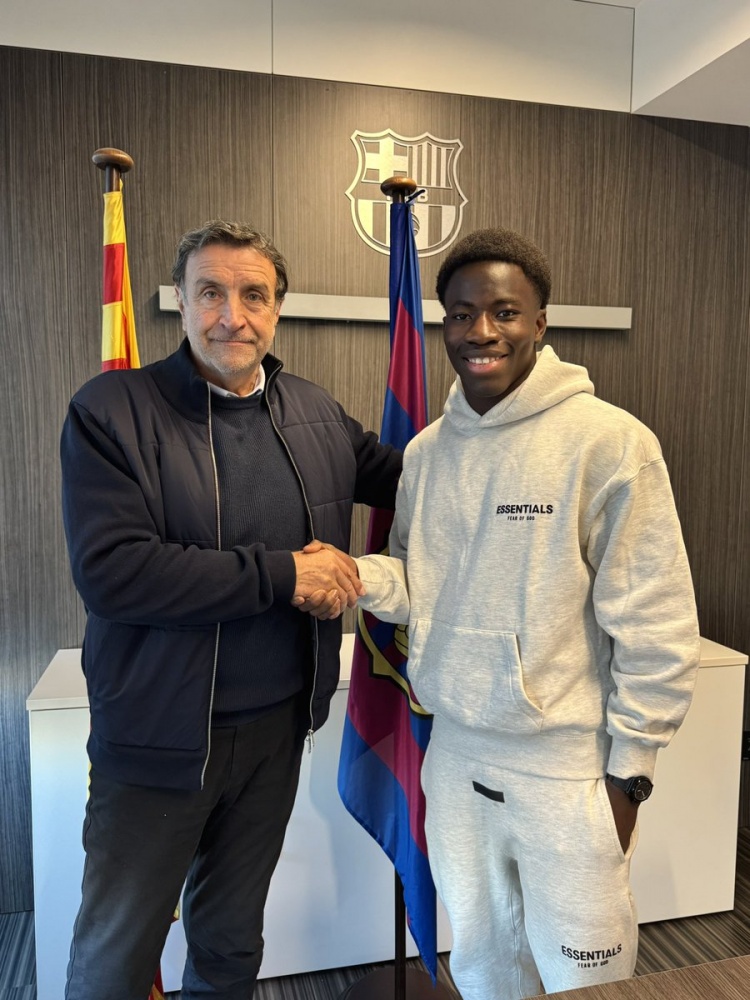 kaiyun-巴萨官方：和15岁小将通卡拉达成续约协议，年满16岁生效